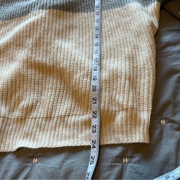 Women's Main Strip Striped Knot Back Sweater in Mauve Size Small - Picture 7 of 9